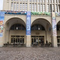 Banner an der Galerie (links)