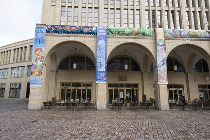 Banner an der Galerie (links)